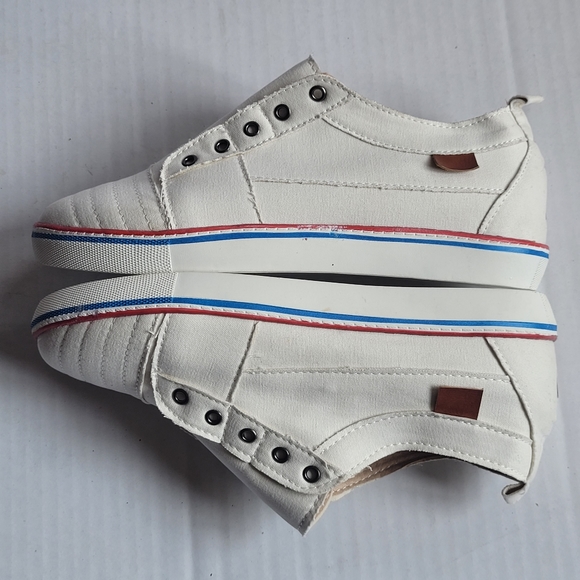 Women's Slip On  Fashion Sneackers - Picture 5 of 12